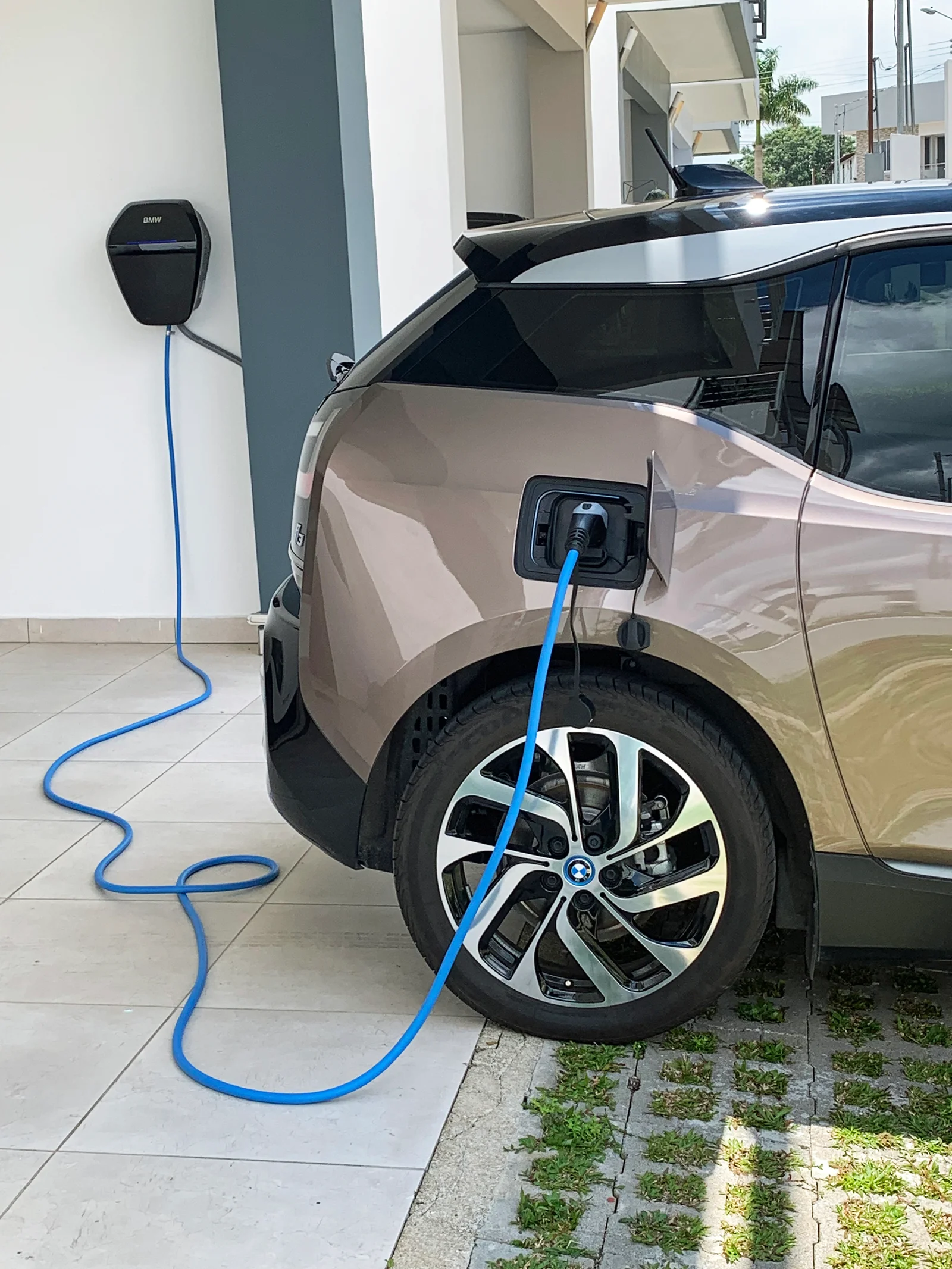 Wallbox résidentielle Type 2 connectée — recharge voiture électrique à domicile