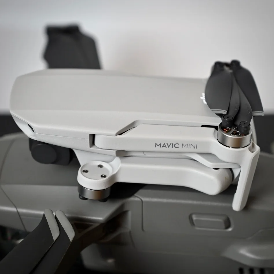 Comparaison de deux modèles de drones DJI Mavic pour la surveillance de propriété