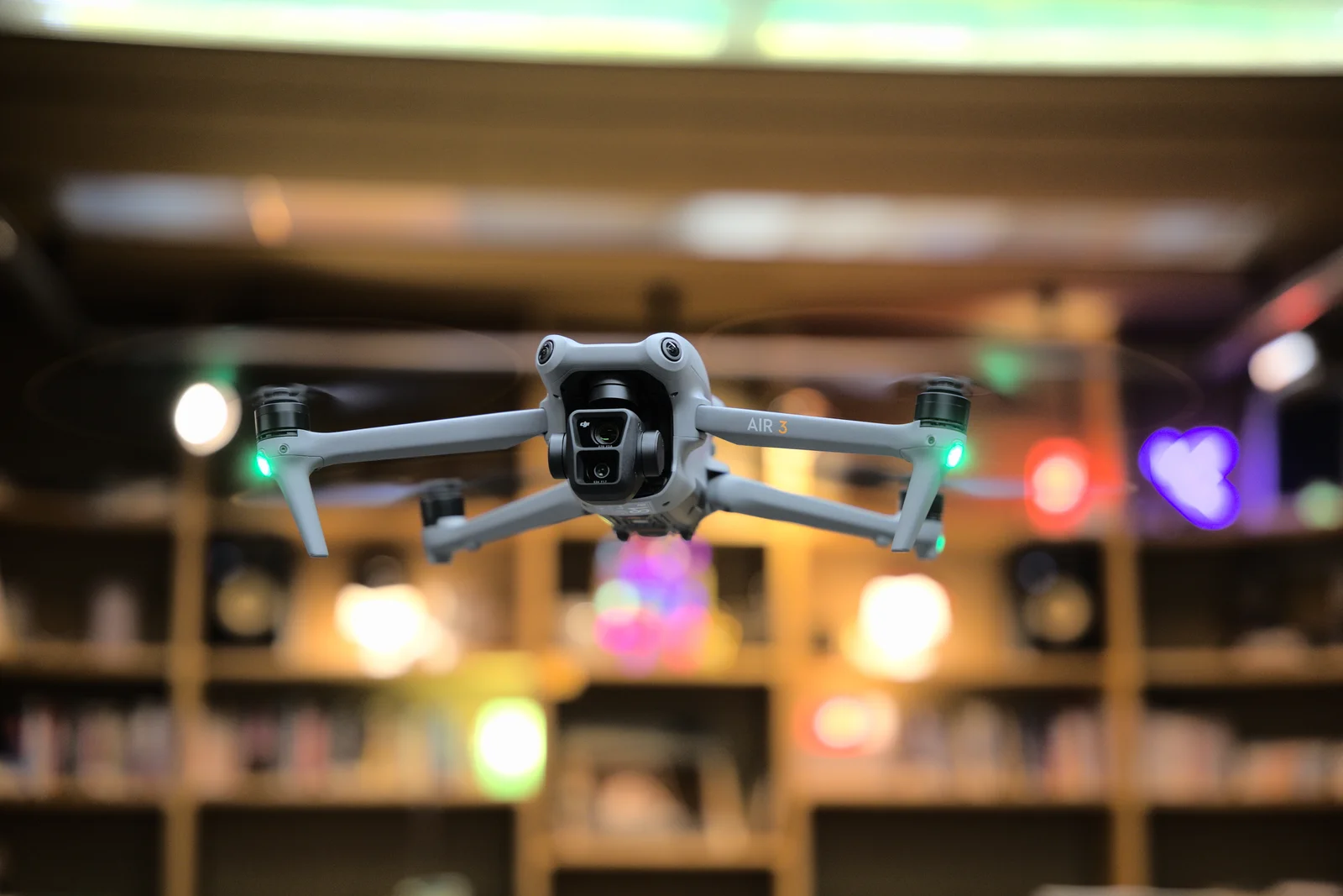 Drone connecté DJI utilisé pour la surveillance et l'inspection d'une propriété résidentielle